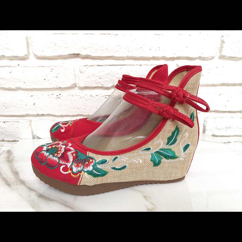 Womens Size 6 Chinese Embroidered Wedge Shoes 6